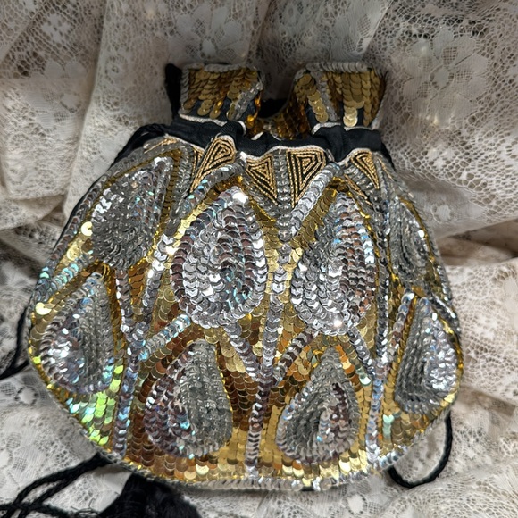 Reticule Sequin Drawstring Bag with silk interior Vintage Elegant handbag - Picture 6 of 12